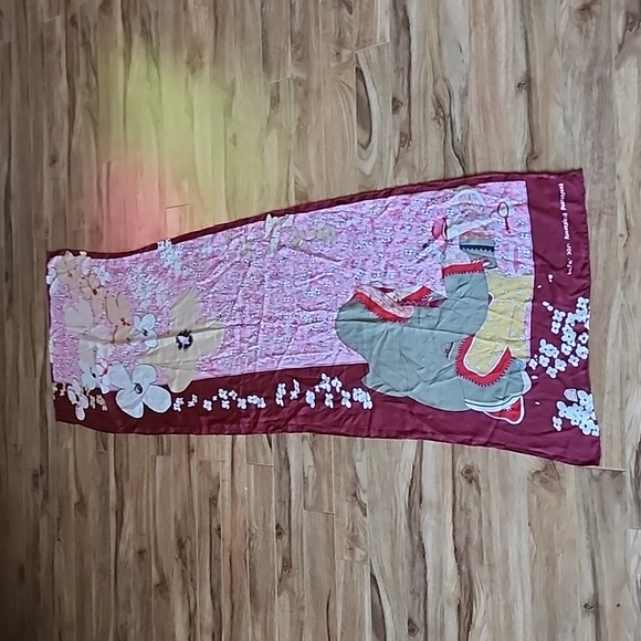 Kananginak Pootoogook  Fisher women rectangle silk scarf - Picture 10 of 11